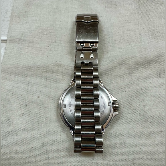 Tag Heuer- LADIES FORMULA 1 DIAMOND WATCH Excellent condition- box.+ add’l links - Picture 5 of 10